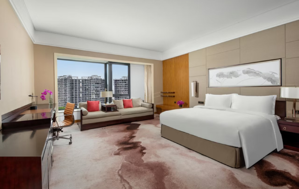 Crowne Plaza Yucheng or Similar