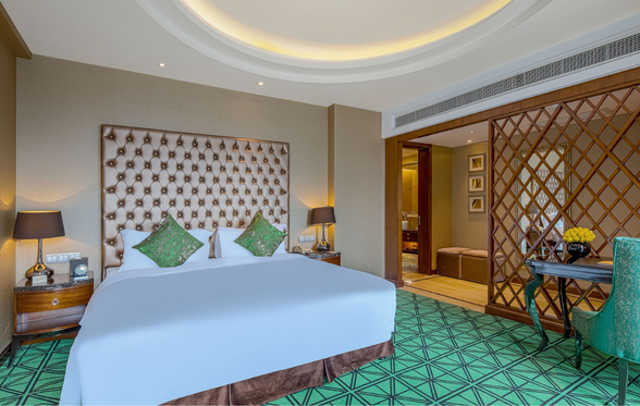 Wyndham Grand Plaza Royale Furongguo Changsha or Similar 