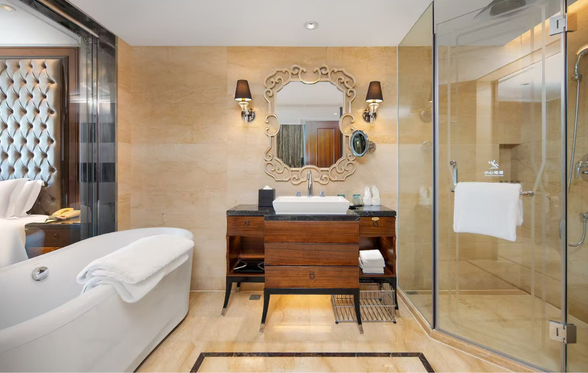 Wyndham Grand Plaza Royale Furongguo Changsha or Similar 